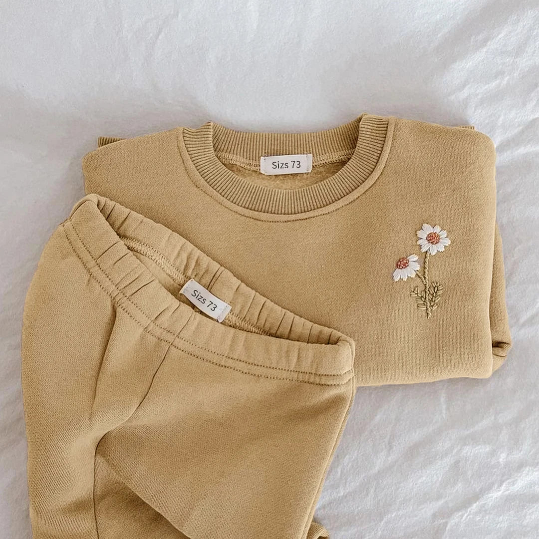 Flower Pullover Sweatshirt and Pants